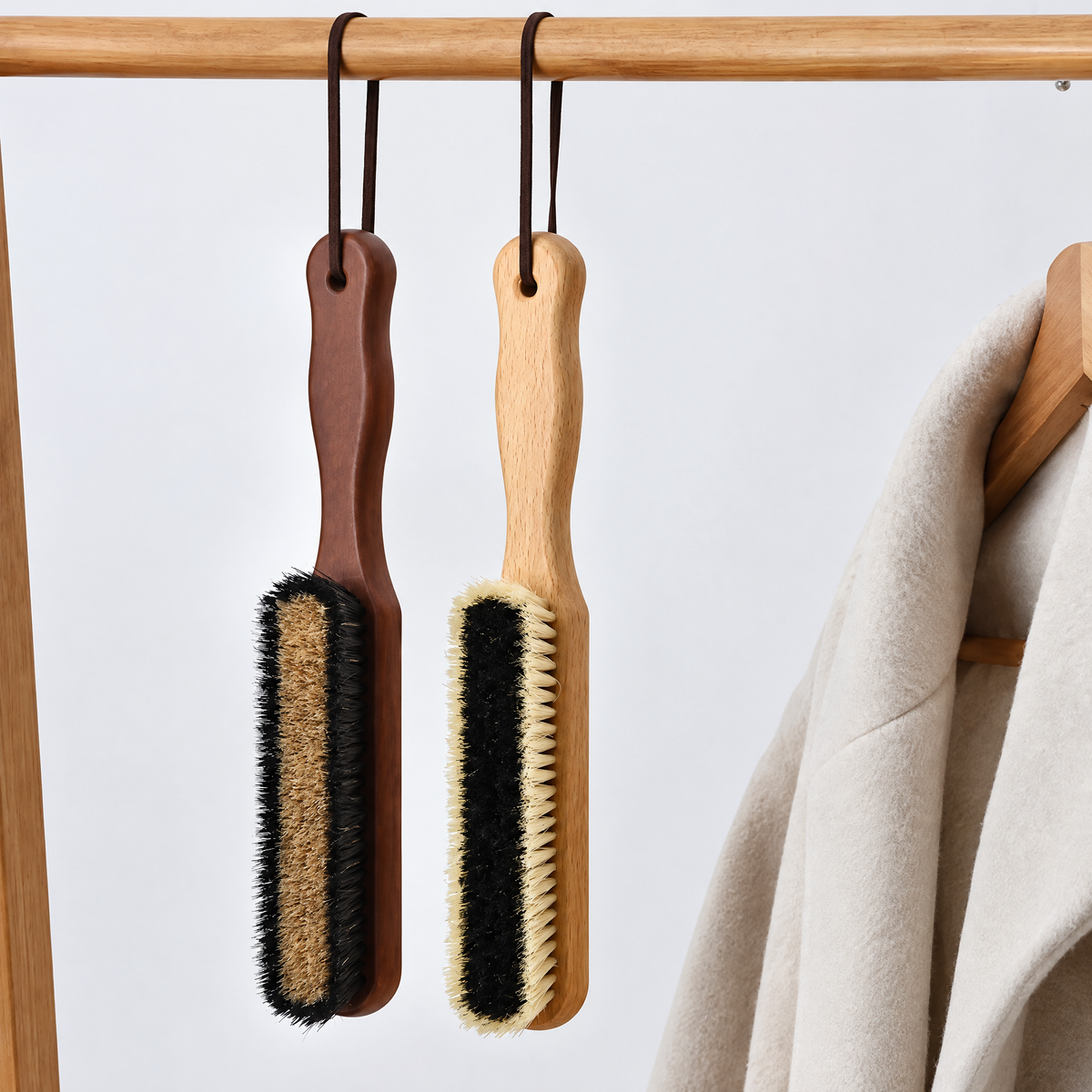NzorKvil Wooden Clothes Brush – Garment Lint & Dust Brush for Wool Coats, Jackets & Suits